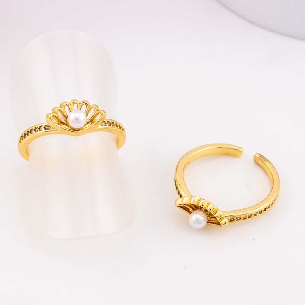 Anillo almeja de mar ajustable con zirconias baño 18k