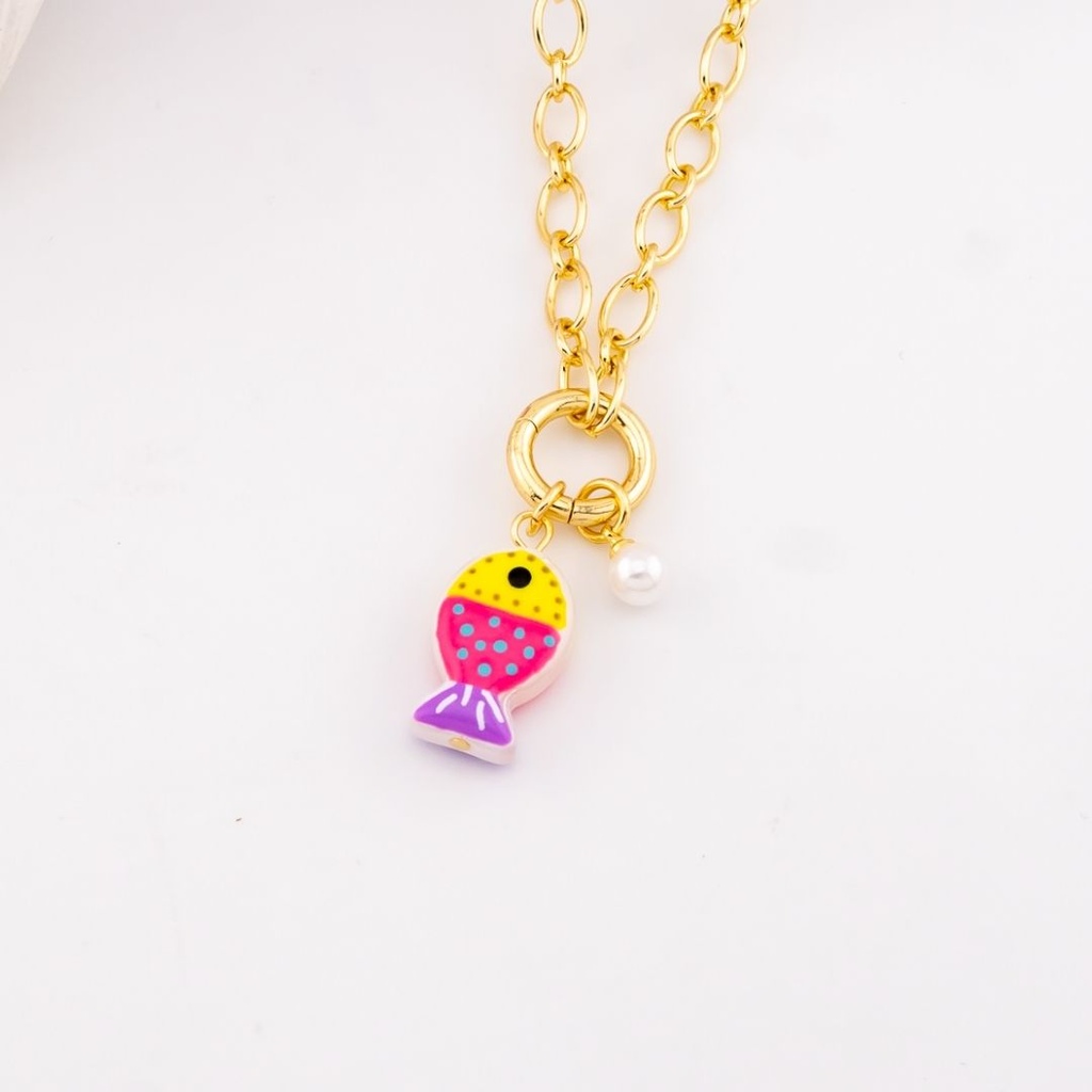 Collar con colgante de pez baño 18k