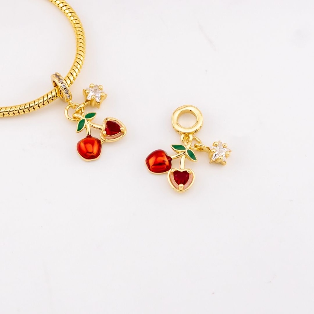 Charm de cereza baño 18k