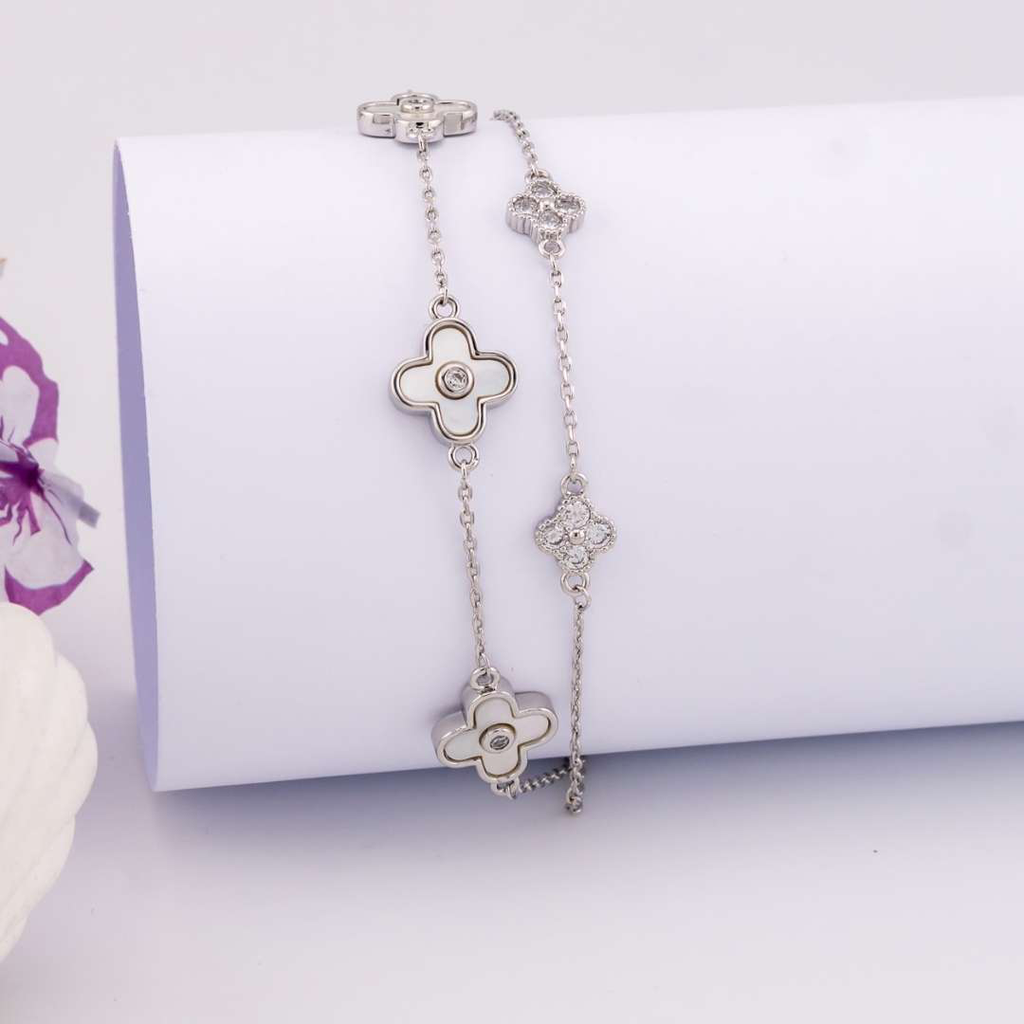 Pulsera de trebol con zirconias baño 18k plateada