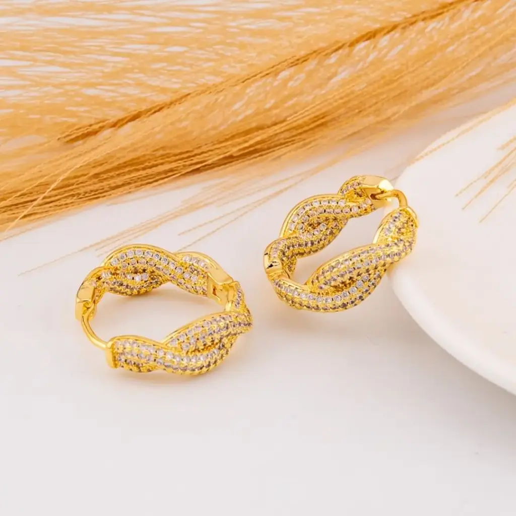 Argollas con zirconias baño 18k