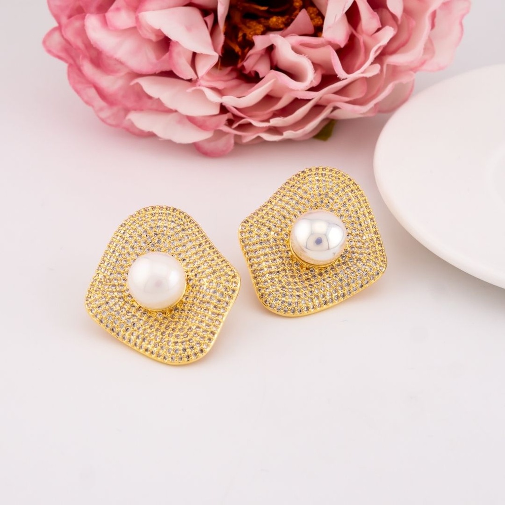 Aretes con perlas y zirconias baño 18k