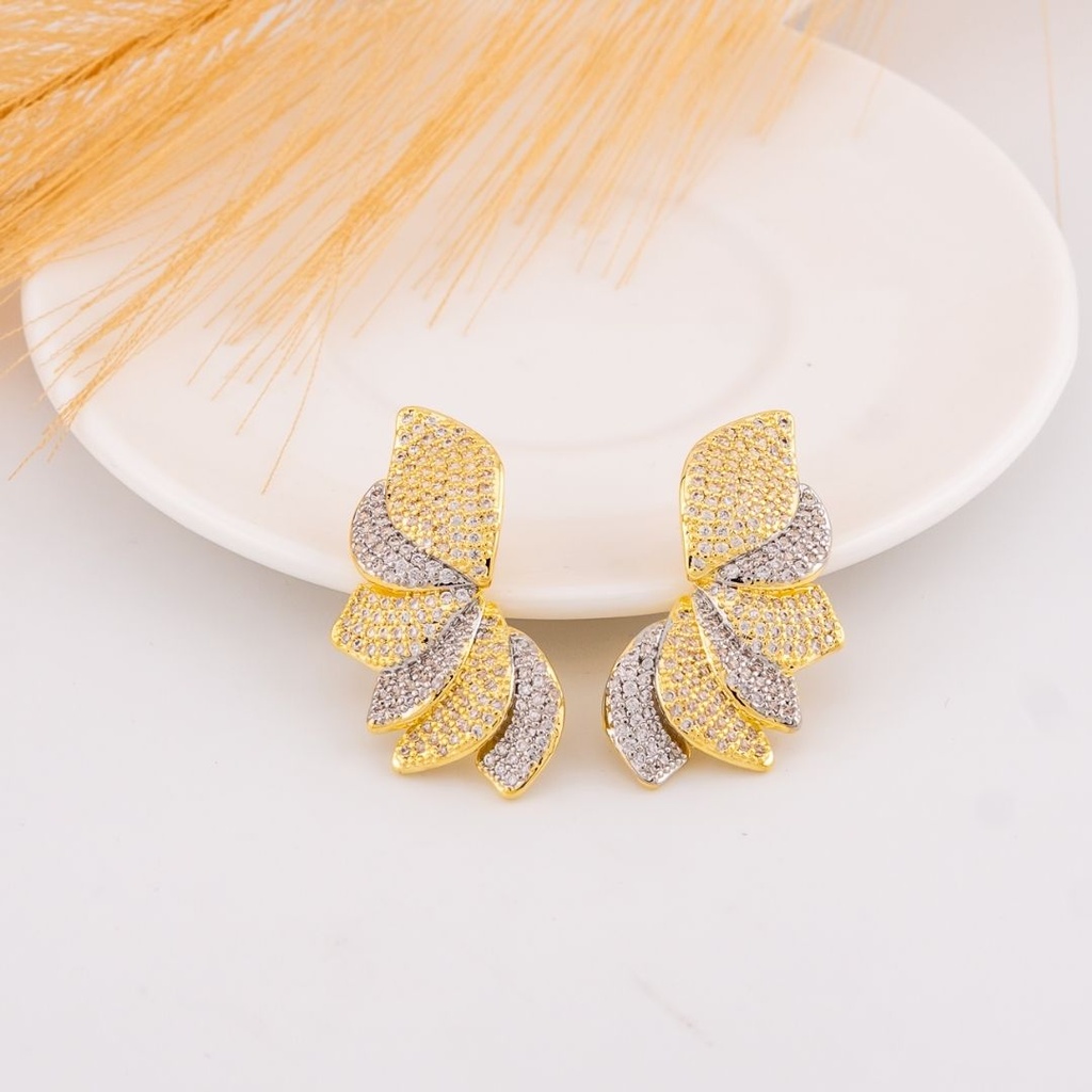 Aretes doble tono con zirconias baño 18k