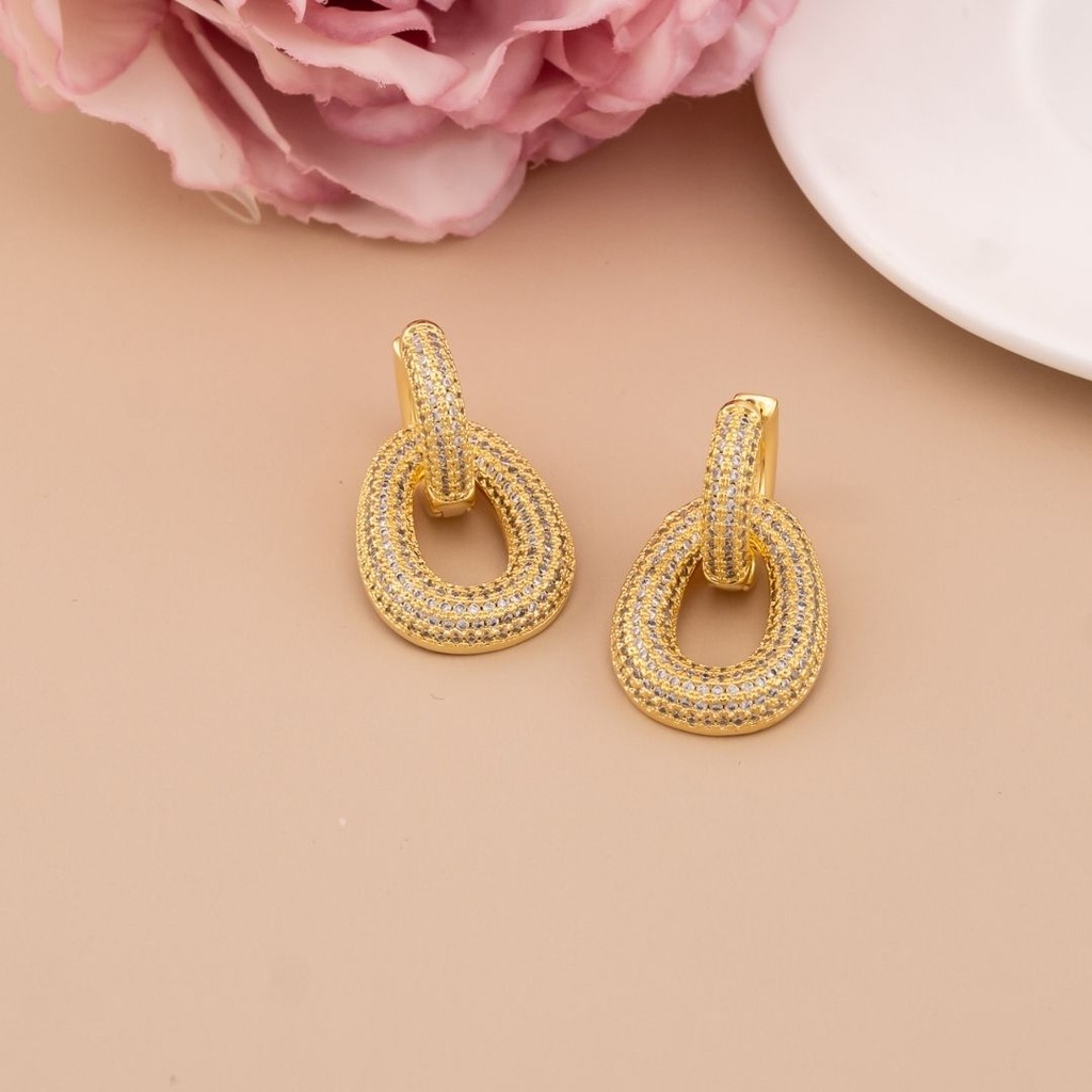 Aretes colgantes doble uso con zirconias baño 18k