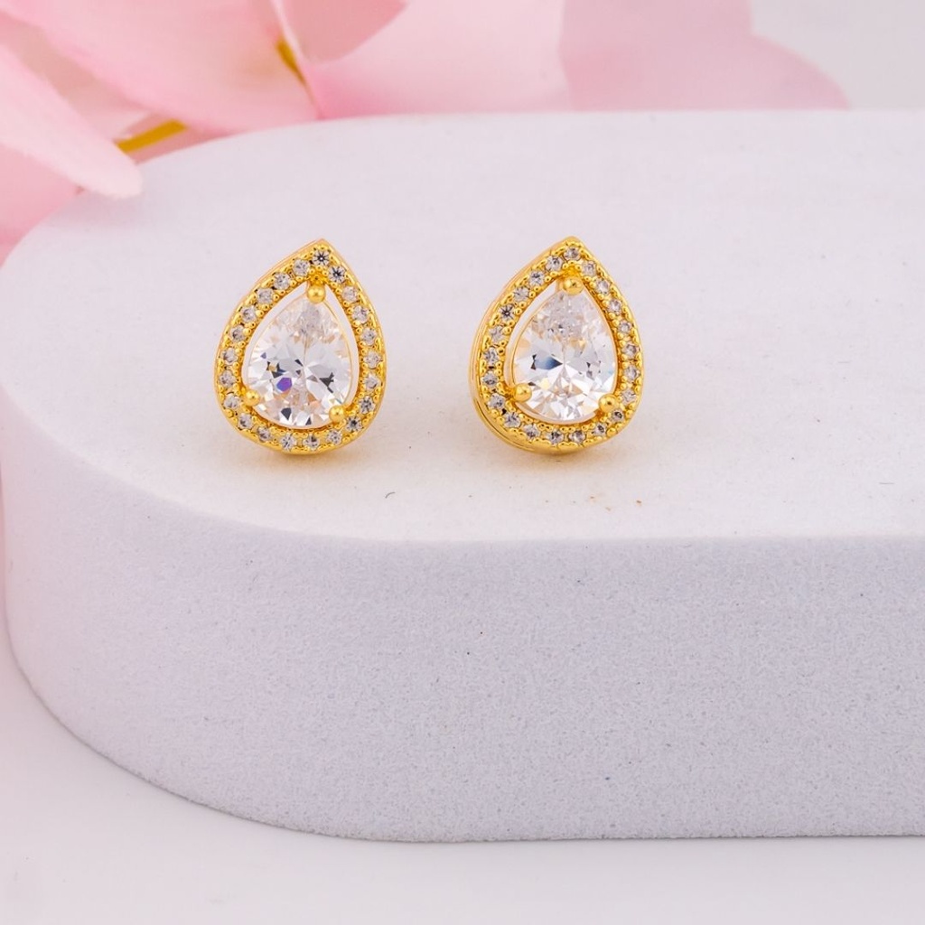 Aretes stud con zirconias baño 18k