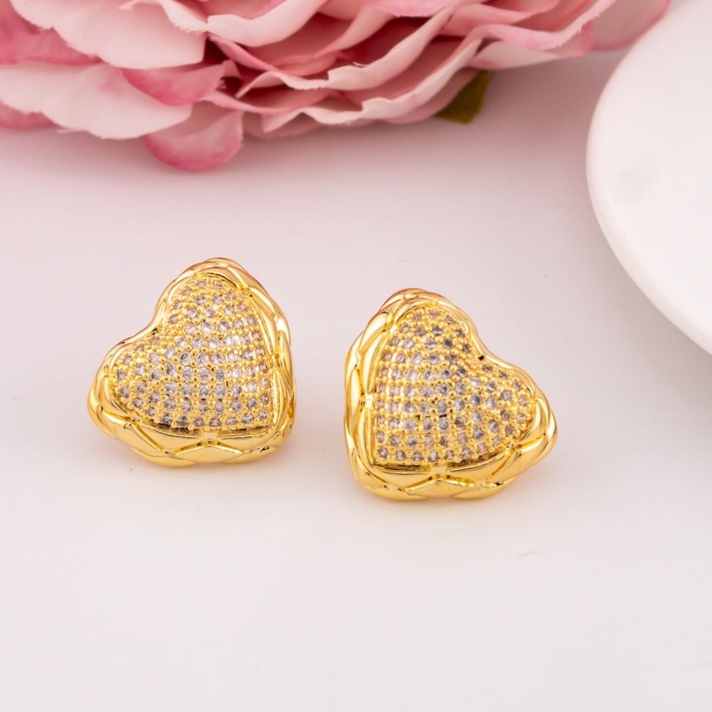 Aretes stud de corazon con zirconias baño 18k