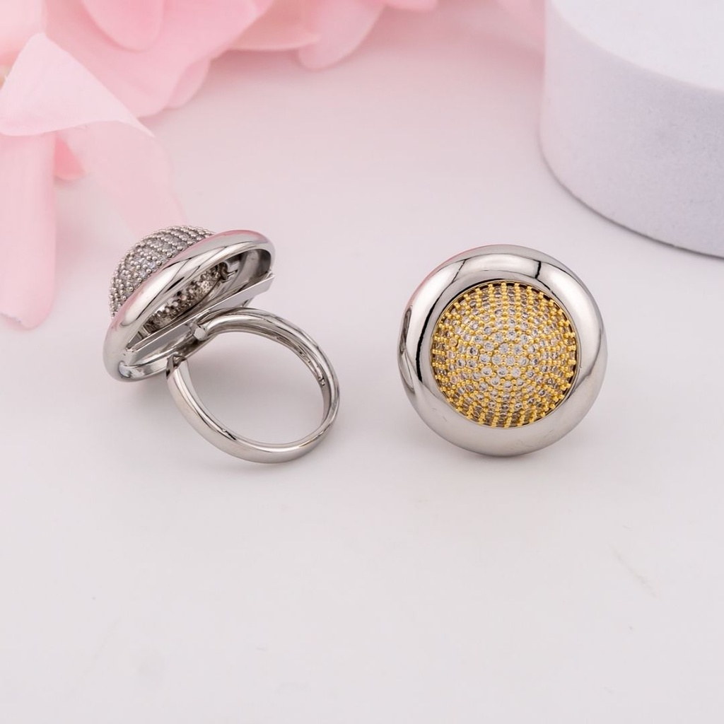 Anillo doble tono con zirconias y perla baño 18k