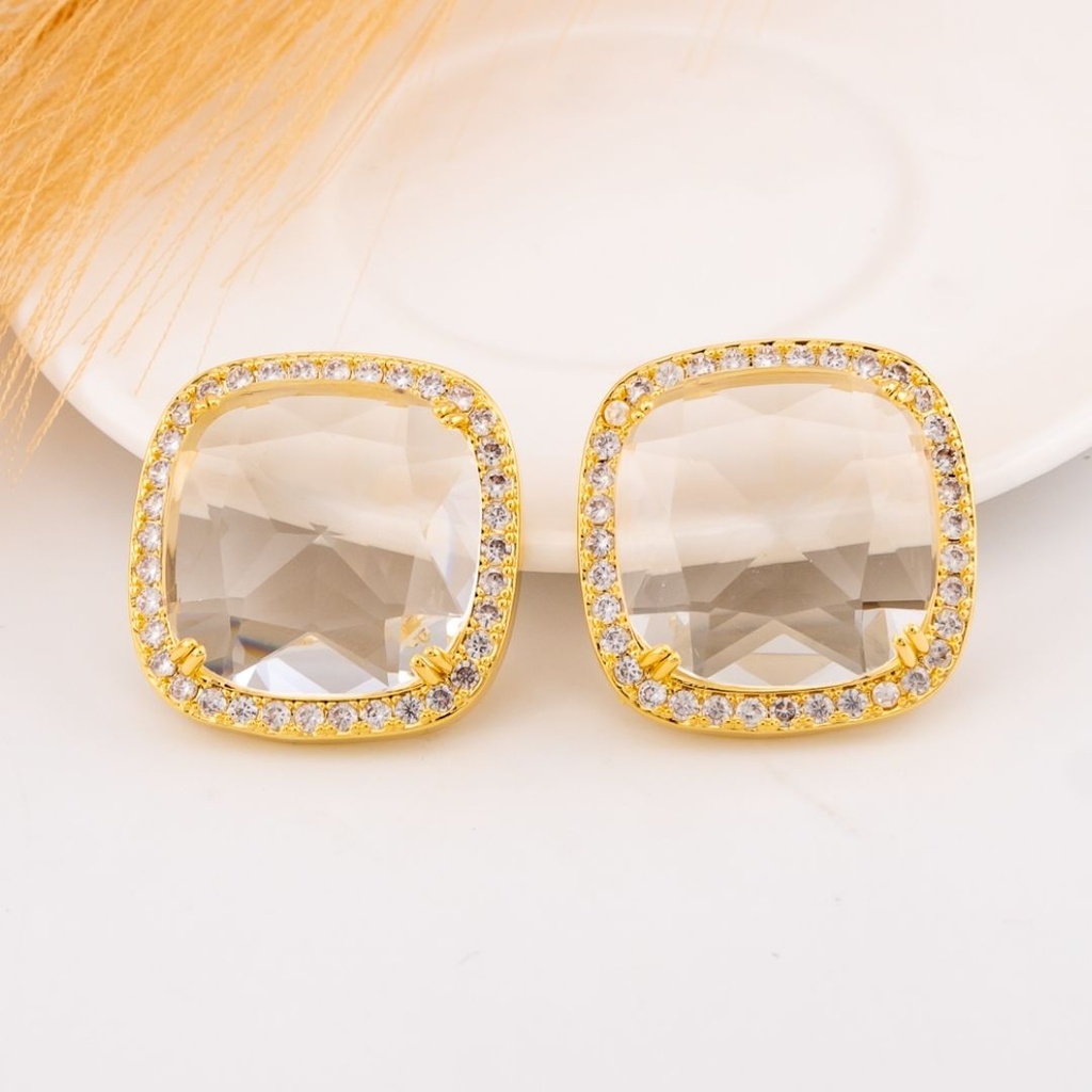 Aretes cuadrados con zirconias baño 18k