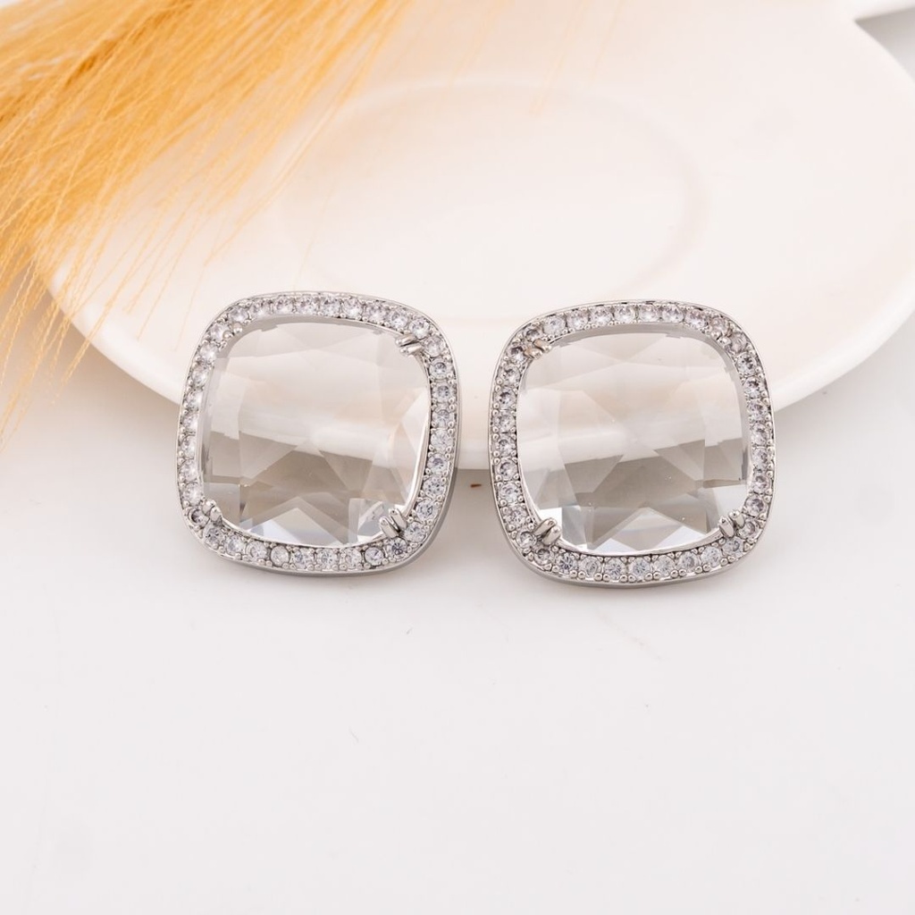 Aretes cuadrados con zirconias baño 18k plat