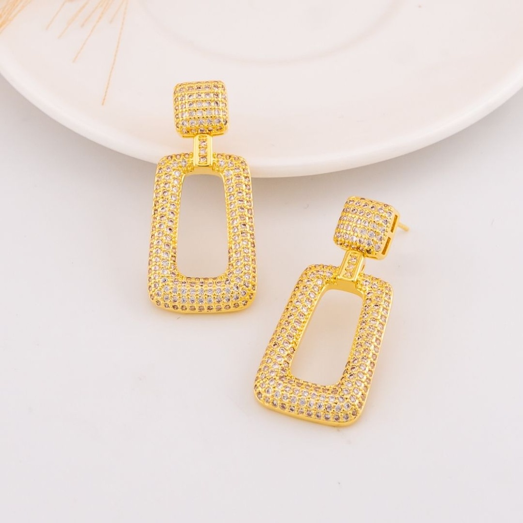 Aretes colgantes con zirconias baño 18k