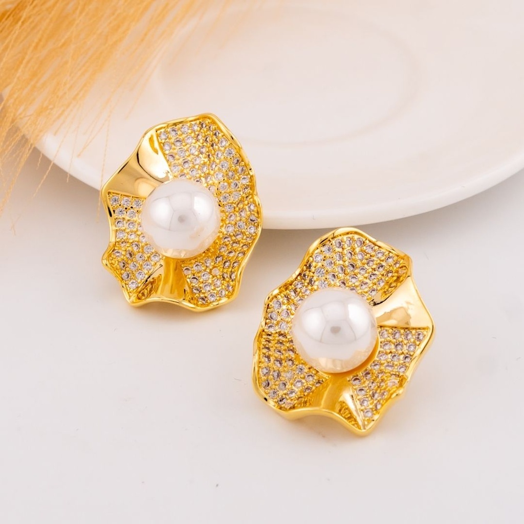 Aretes con zirconias y perla baño 18k
