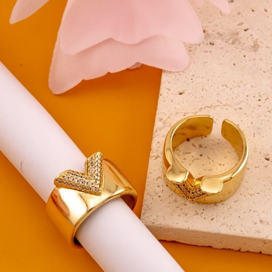 Anillo chunky de marca con zirconias baño 18k