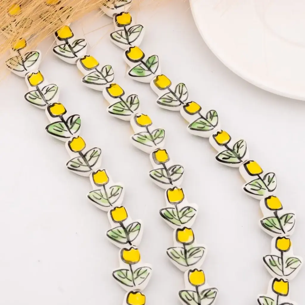 Ceramica de tulipan amarillo
