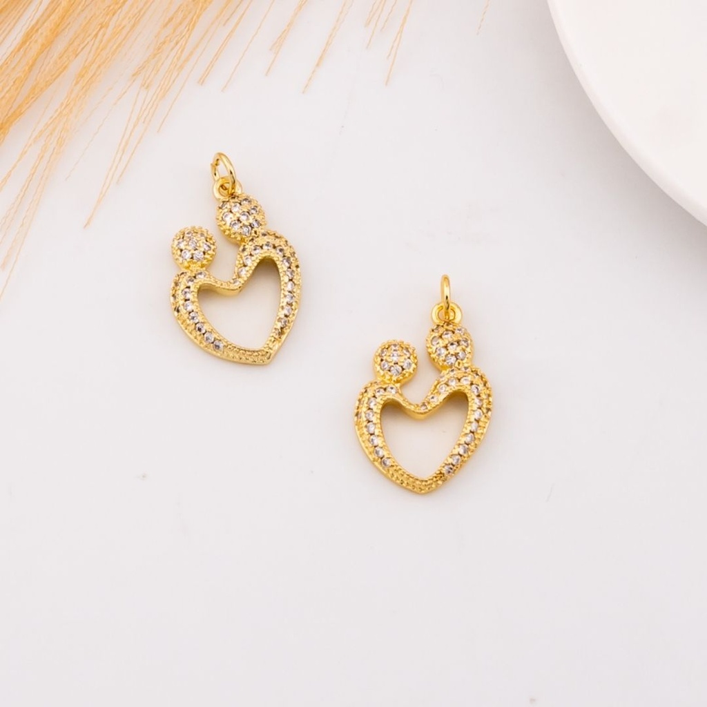 Dije corazon MAMA con zirconias baño 18k