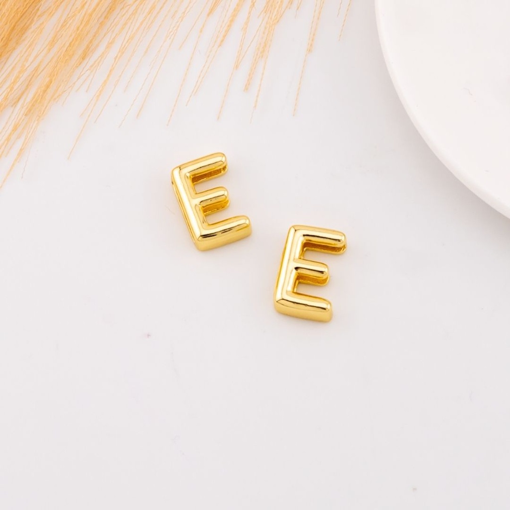 Separador de letra plana baño 18k Letra E