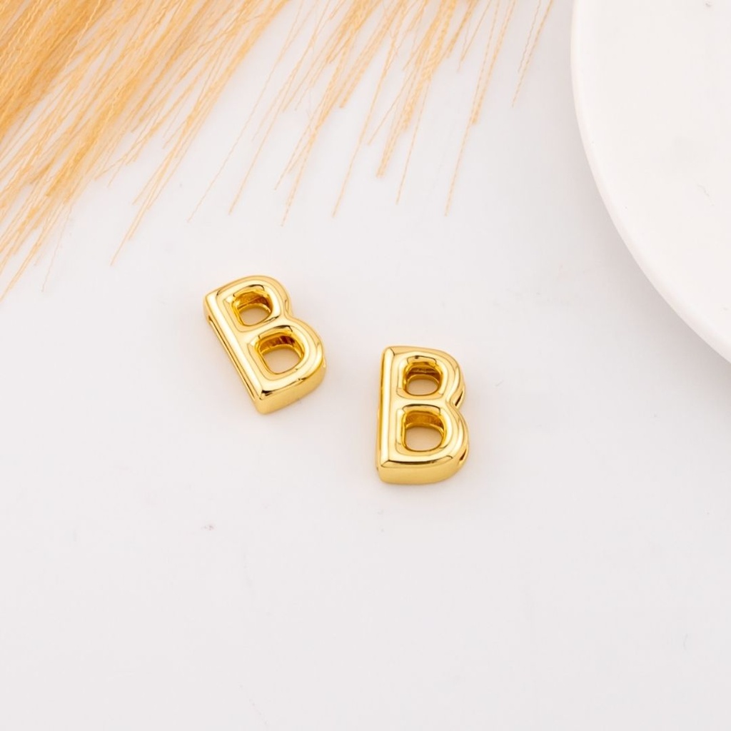 Separador de letra plana baño 18k Letra B