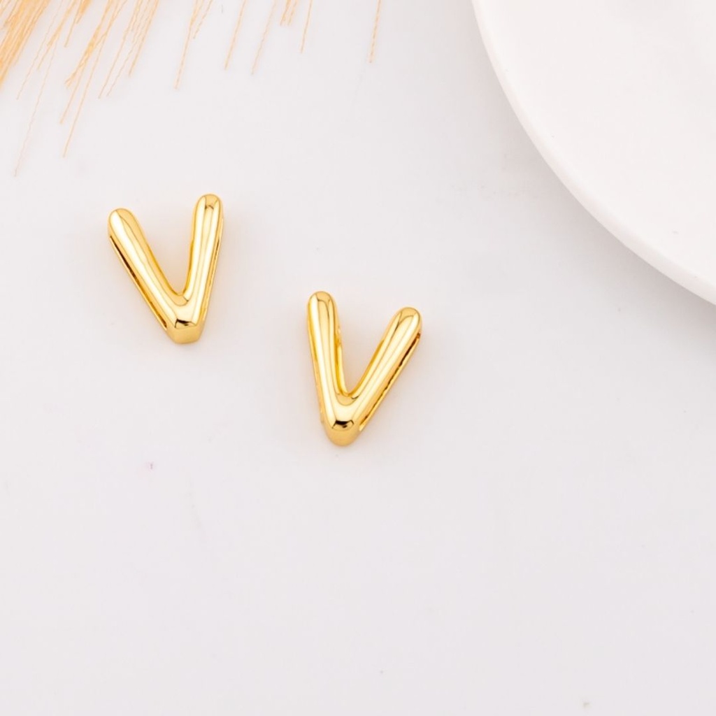 Separador de letra plana baño 18k Letra V