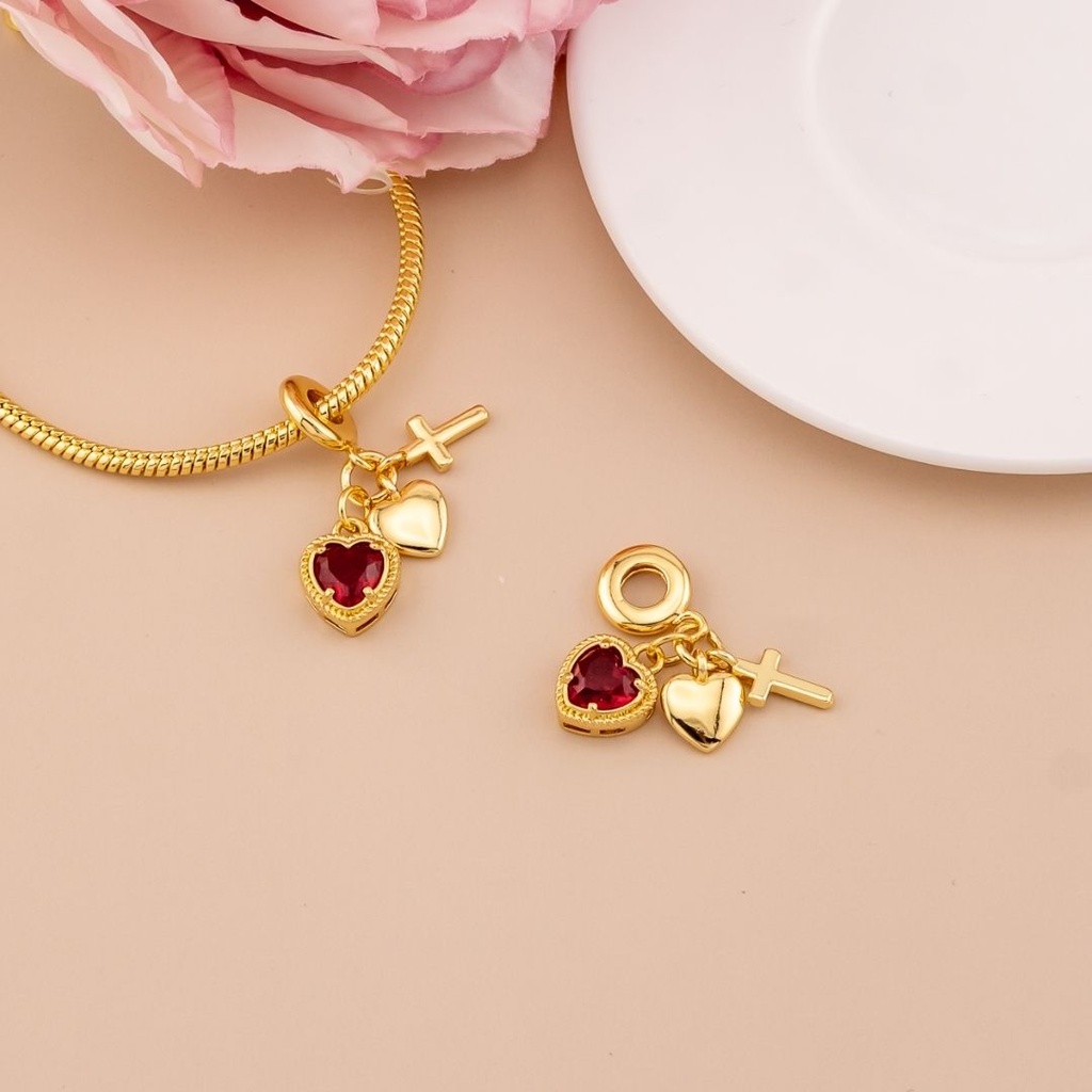 Charm de corazones con cruz baño 18k