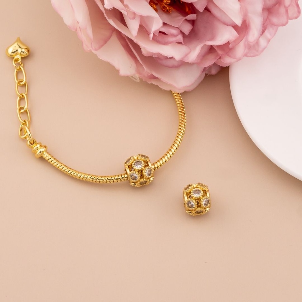 Charm con zirconias baño 18k