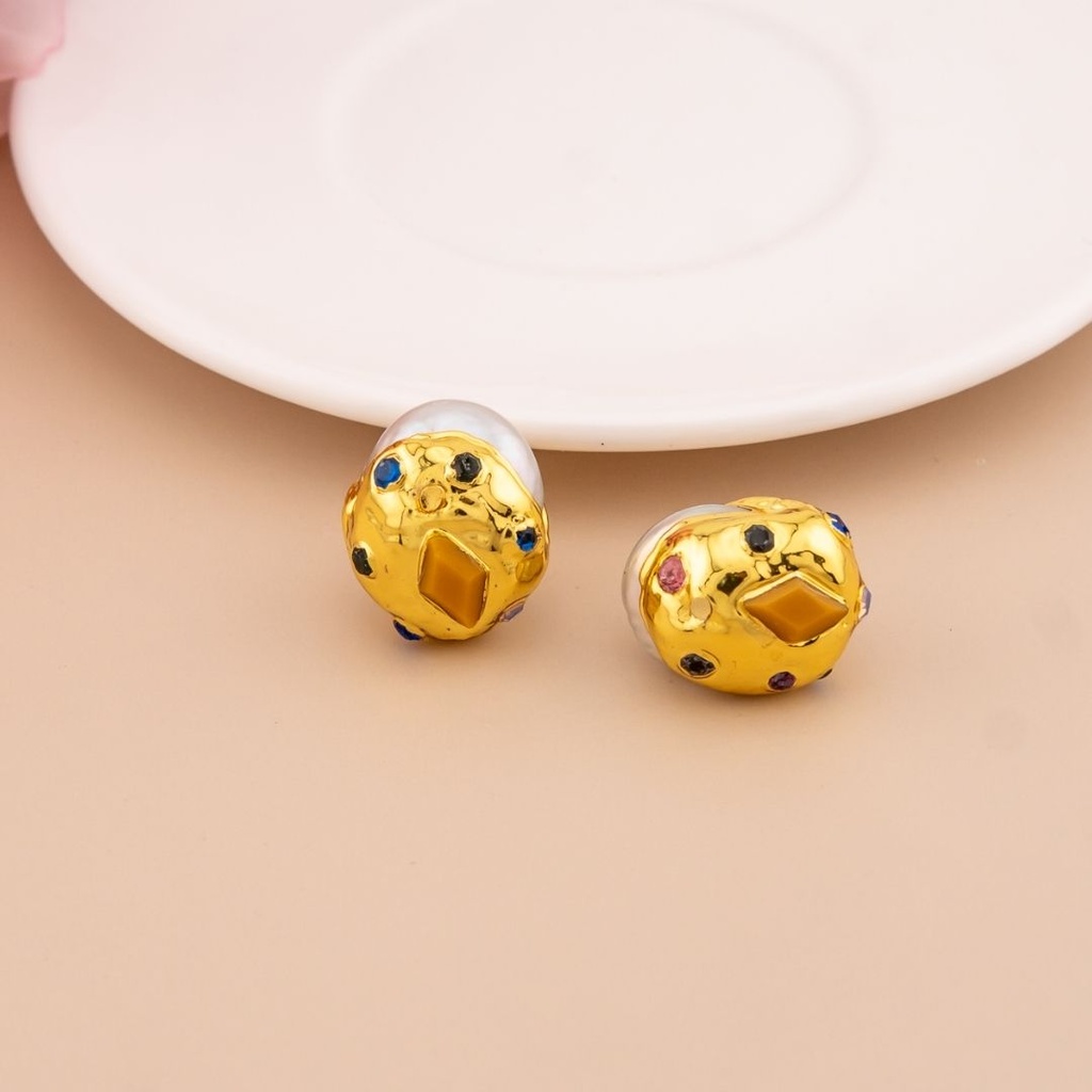 Aretes stud de perlas barrocas con piedras naturales engastado en Goldfilled