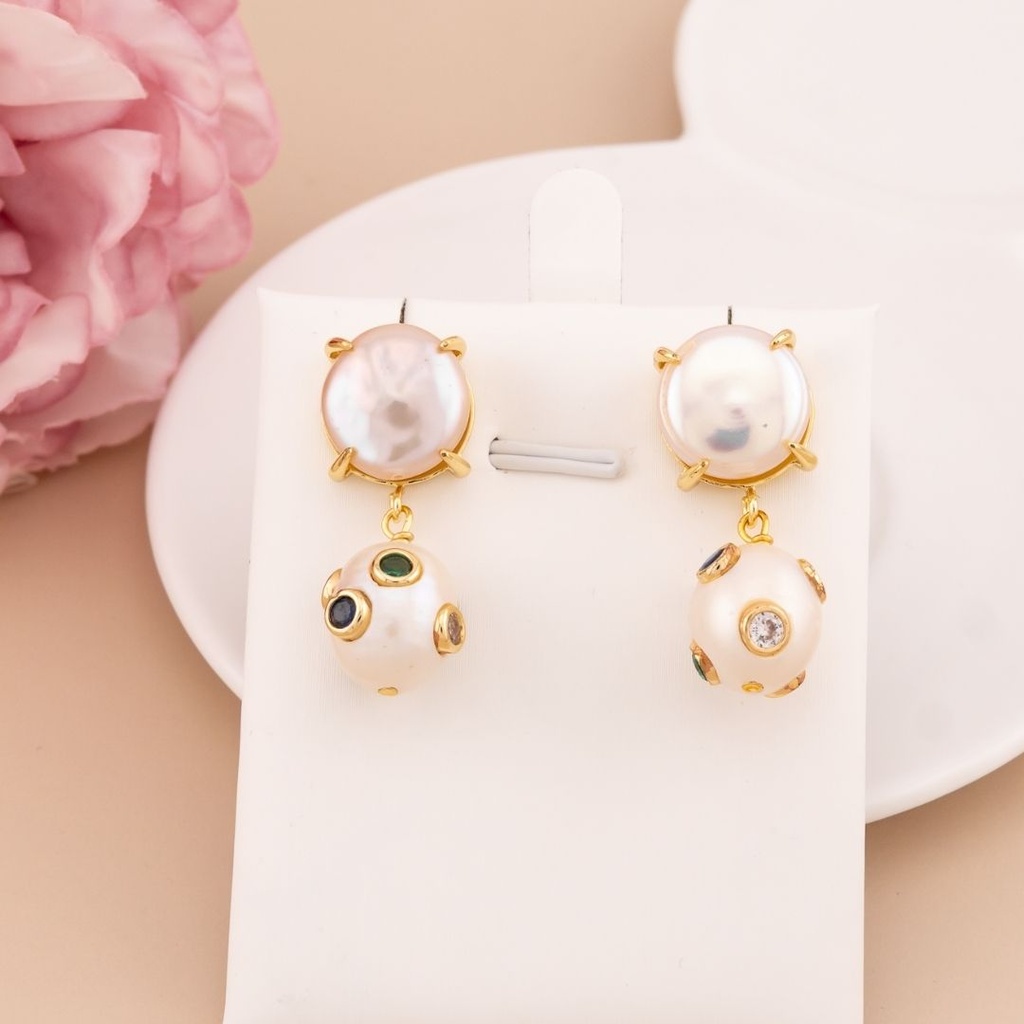 Aretes colgantes de perlas barrocas con zirconias baño 18k