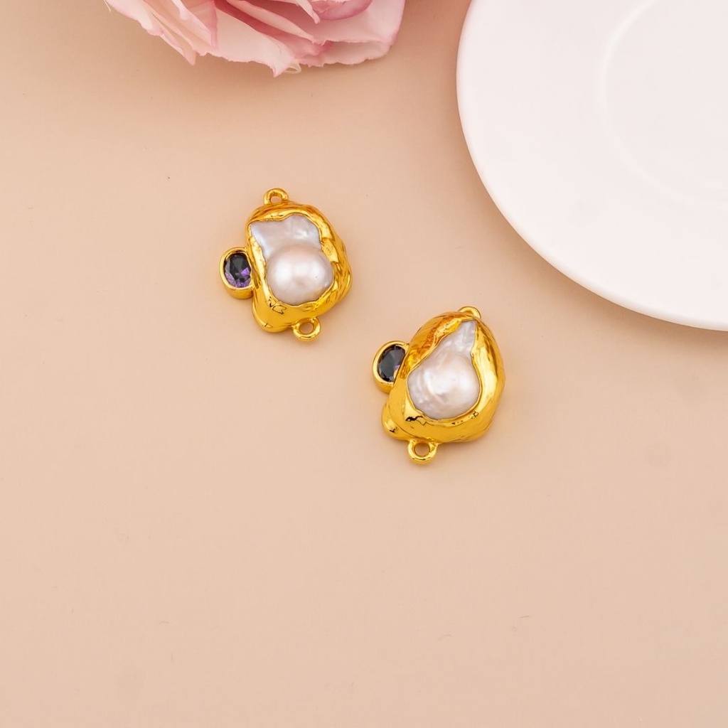 Enlace de perla barroca con zirconia engastado en Goldfilled morado