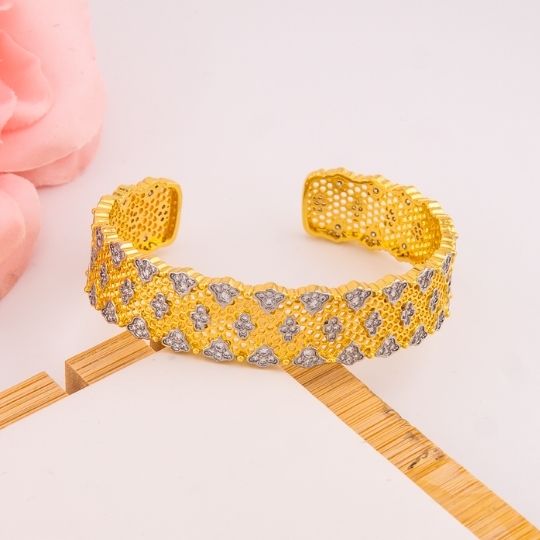 Brazalete chunky doble tono con zirconias baño 18k