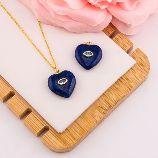 Dije de corazon en piedra natural Lapizlazuli baño 18k