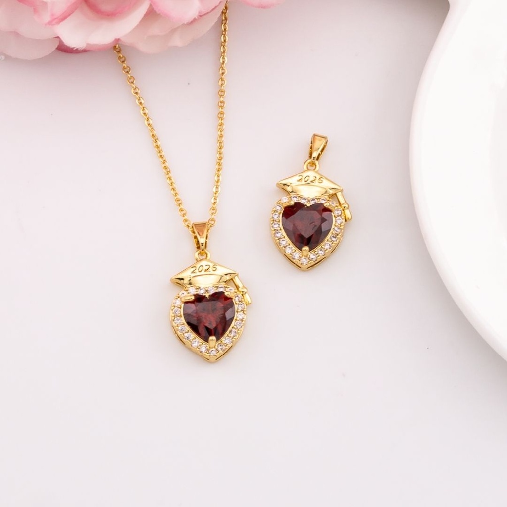 Dije de graduacion con zirconias baño 18k