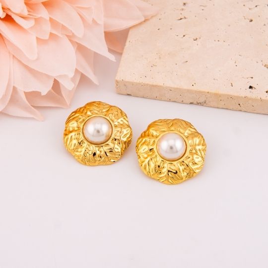 Aretes stud con perlas en acero inoxidable