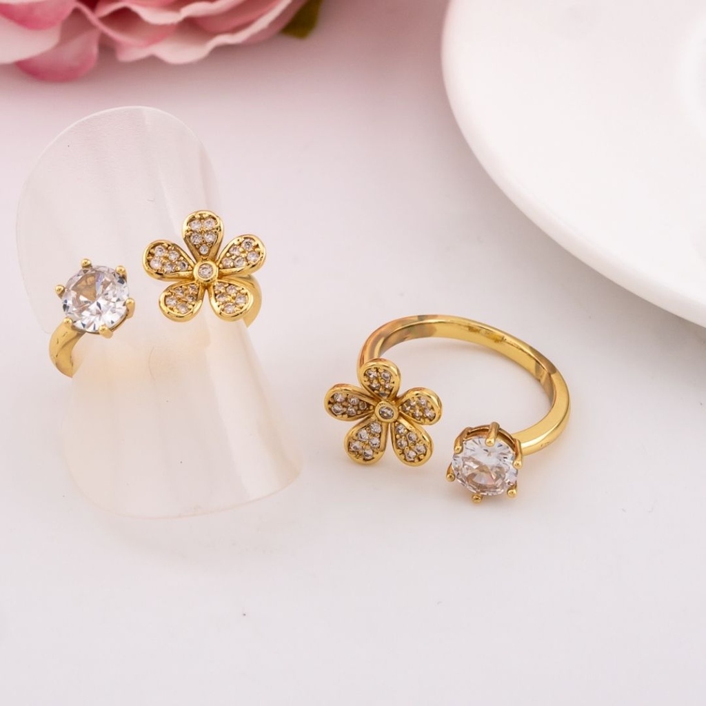 Anillo ajustable de flor con zirconias baño 18k