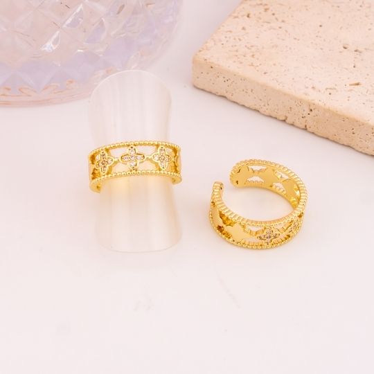 Anillo ajustable de trebol con zirconias baño 18k