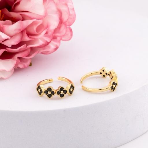 Anillo ajustable de trebol con zirconias baño 18k negro