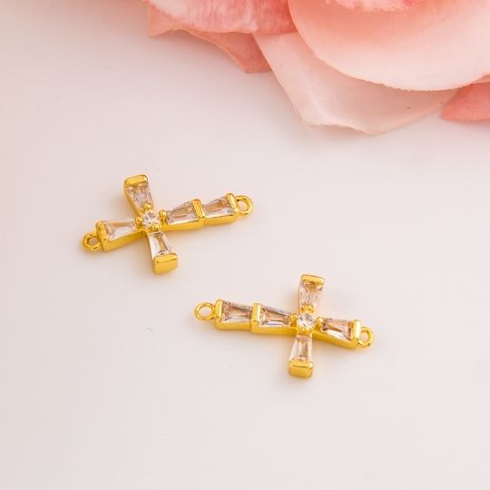 Enlace religioso de cruz con micropave