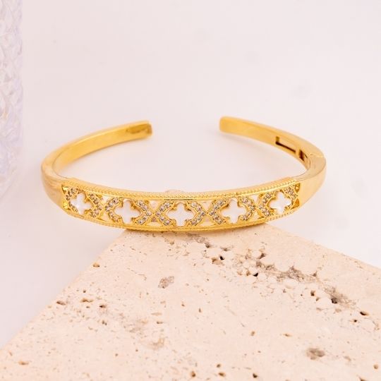 Brazalete de trebol con zirconias baño 18k