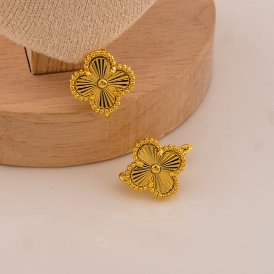 Patente de trebol solida baño 18k