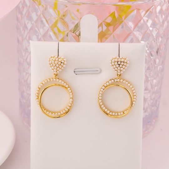 Aretes colgantes con perlas baño 18k