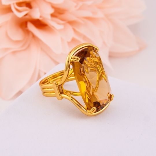 Anillo de alta gama de lujo elaborado con cristales calidad premium bañado en oro real de 18k