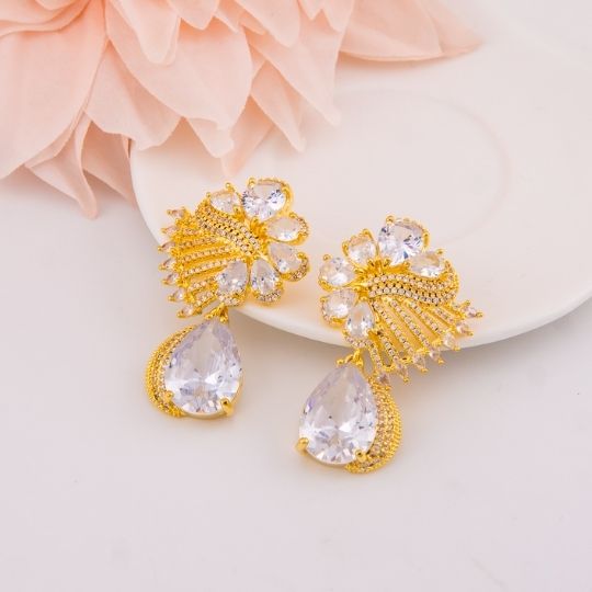 Aretes colgantes con zirconias baño 18k