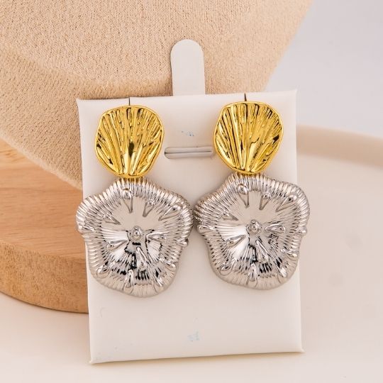 Aretes colgantes doble tono baño 18k