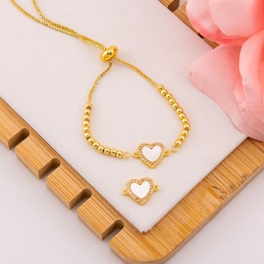 Enlace de corazon blanco en micropave