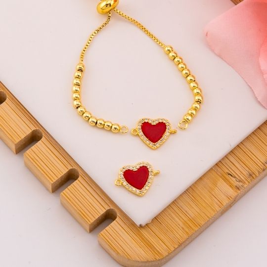 Enlace de corazon rojo en micropave rojo