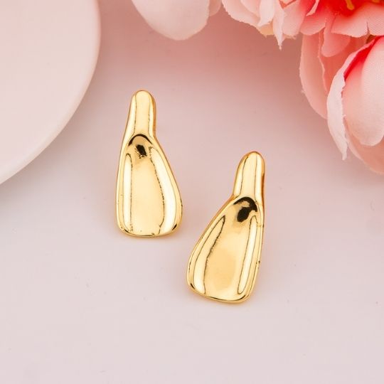 Aretes stud solidos baño 18k