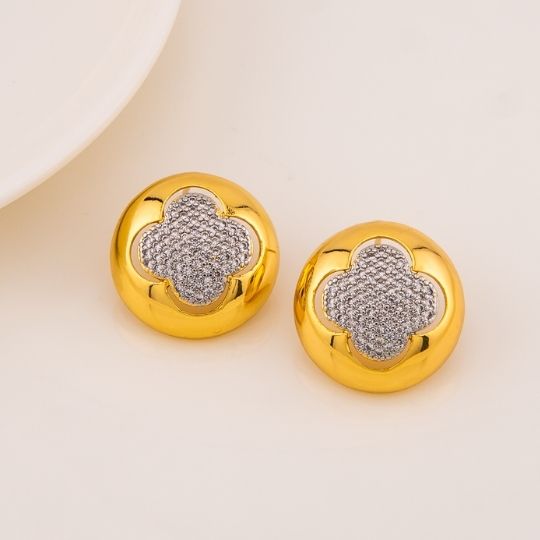 Aretes stud de trebol doble tono baño 18k