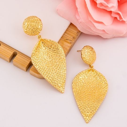 Aretes chunky colgantes solidos baño 18k