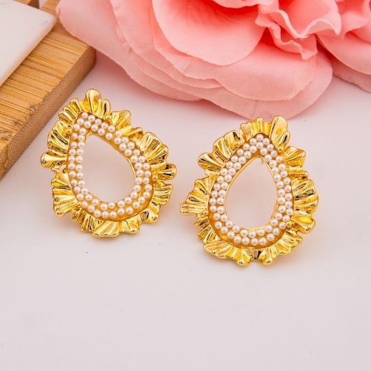 Aretes chunky con perlas baño 18k