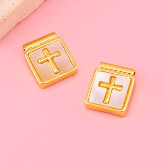 Escapulario religioso en madre perla baño 18k