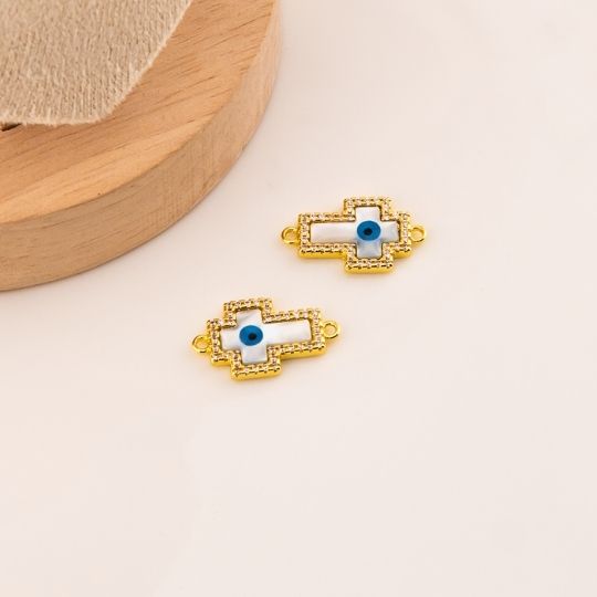 Enlace de cruz con ojo turco madre perla en micropave
