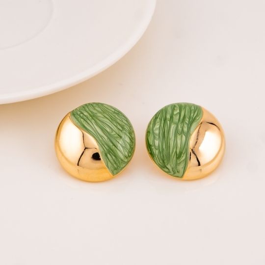 Aretes stud redondos esmaltados baño 18k