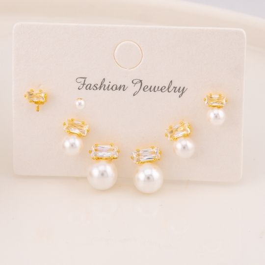 Set 3 pares de aretes con perlas y  zirconias baño 18k